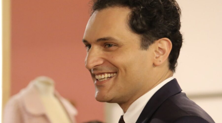 Alessandro Tersigni (Vittorio Conti) in una scena de ”Il Paradiso Delle Signore 8”. Credits: P. Bruni e Rai.