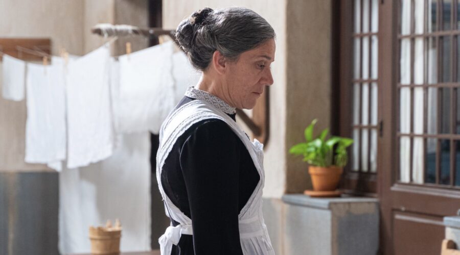 Magda Martínez (Petra Arcos) in una scena de “La Promessa”. Credits: RTI Mediaset.