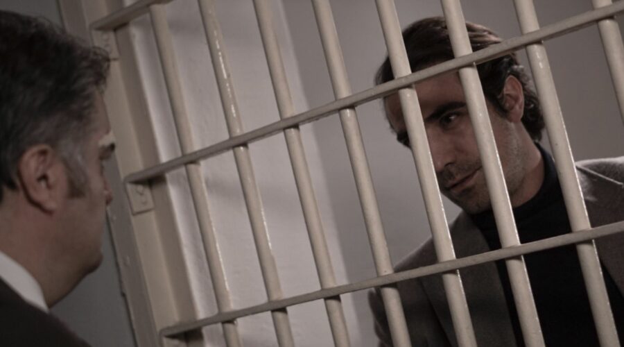 İbrahim Çelikkol (Hakan Gümüşoğlu alias Mehmet Kara) in una scena di “Terra Amara“. Credits: Mediaset.