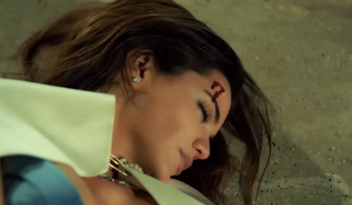 Hilal Altinbilek (Züleyha) in “Terra Amara”. Credits: Cattura schermo/YouTube.