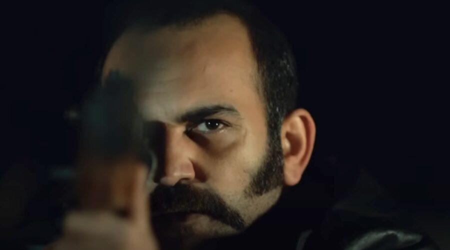 Ergün Metin (Vahap Keskin) in “Terra Amara”. Credits: Cattura schermo/YouTube.