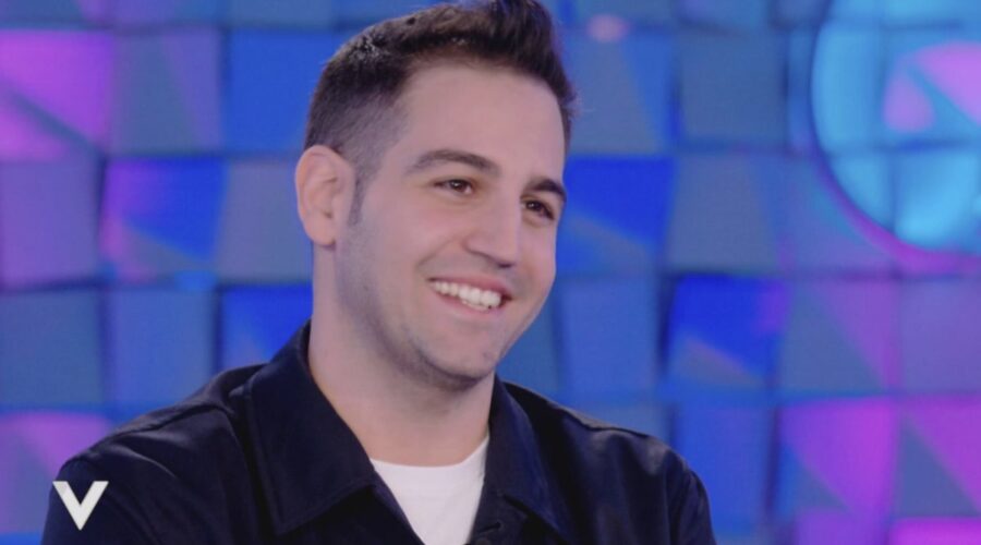 Aras Şenol nell'intervista a “Verissimo”. Credits: Cattura schermo/Mediaset.