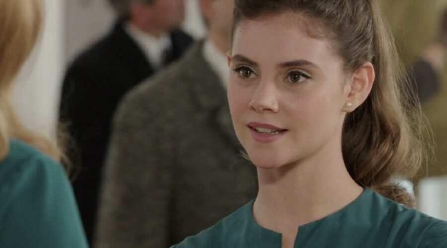 Elvira Camarrone (Clara Boscolo) in una scena della puntata 81 de “Il Paradiso Delle Signore 8”. Credits: Rai.