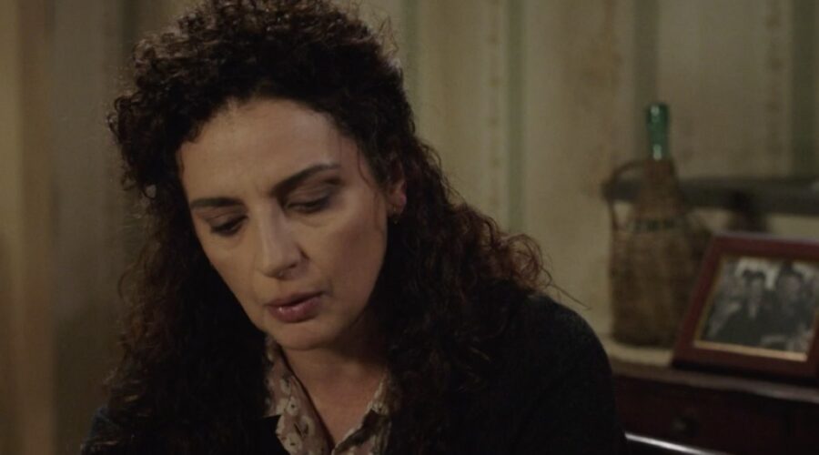 Gioia Spaziani (Concetta Puglisi) in una scena della puntata 115 de “Il Paradiso Delle Signore 8”. Credits: Rai.