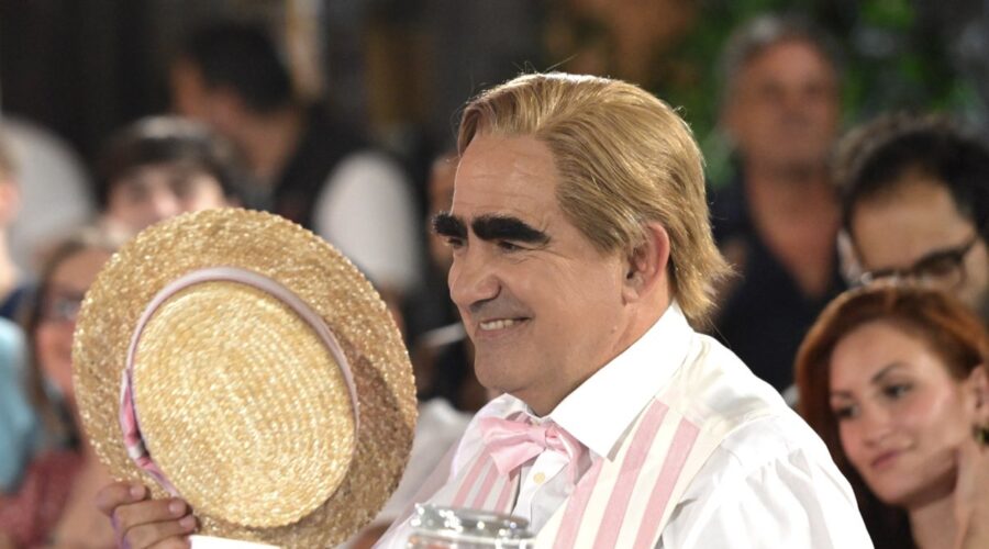 Elio In Una Foto Durante LoL-Talent Show Credits Prime Video