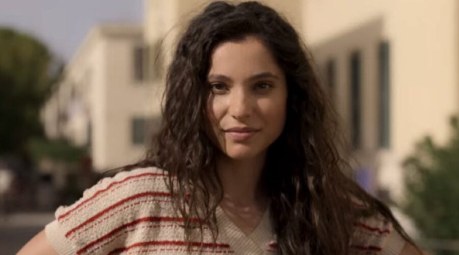 Eva Cela è Lucia da giovane in una scena di “Supersex”. Credits: Netflix.