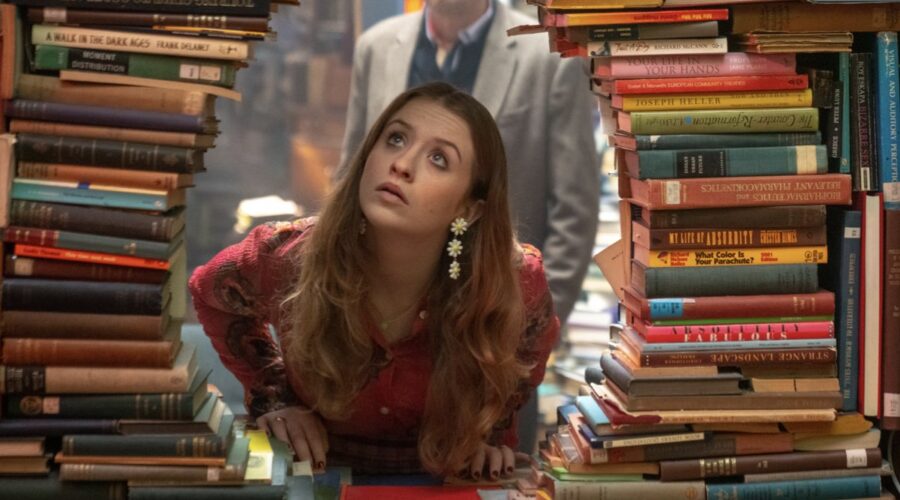 Máiréad Tyers (Jen) nella seconda stagione di “Extraordinary”. Credits: Disney+.