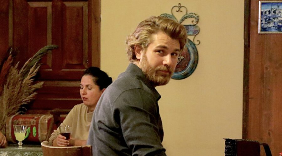 Furkan Palali (Fikret Fekeli) in “Terra Amara”. Credits: RTI Mediaset.