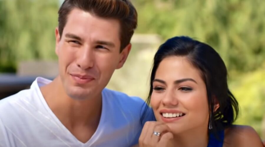 Da sinistra: Furkan Palali e Demet Özdemir in “No 309”. Credits: Cattura schermo/YouTube.