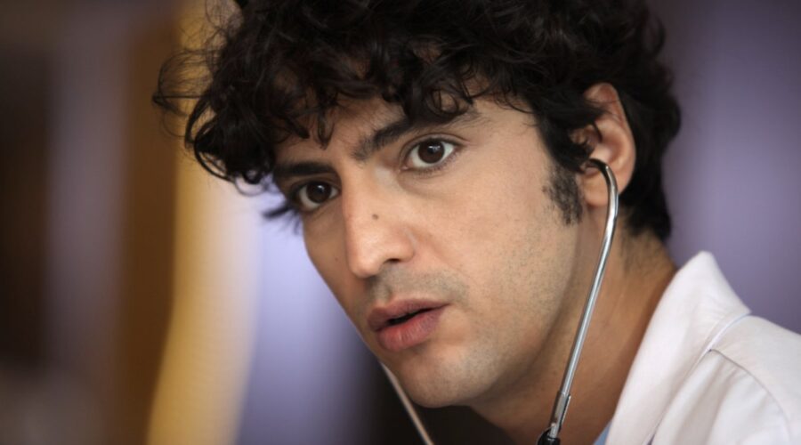 Taner Ölmez è Ali Vefa ne “Il Dottor Alì 2”. Credits: Real Time.