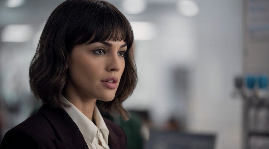 Eiza González (Auggie Salazar) ne “Il problema dei 3 corpi”. Credits: Ed Miller/Netflix © 2024.