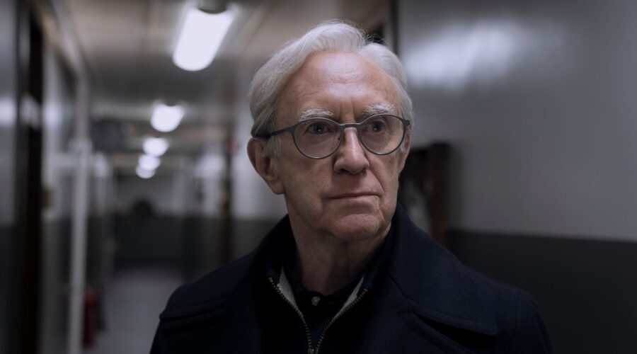 Jonathan Pryce interpreta Mike Evans ne “Il problema dei 3 corpi”. Credits: Ed Miller/Netflix © 2024.