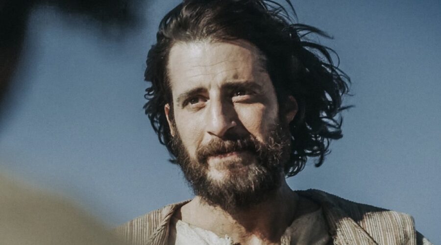 Jonathan Roumie (Gesù) in una scena di “The Chosen”. Credits: Tv2000.