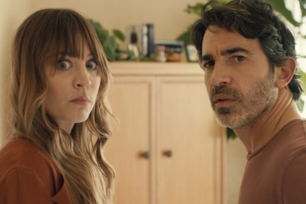 Kaley Cuoco E Chris Messina In Based On A True Story Credits Raiplay