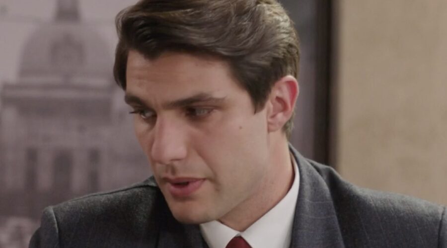 Pietro Masotti (Marcello Barbieri) in una scena della puntata 118 de “Il Paradiso Delle Signore 8”. Credits: Rai.