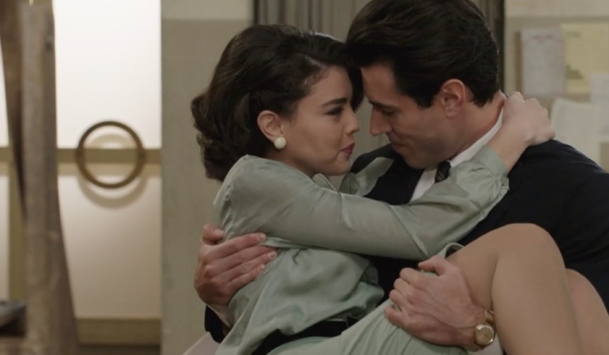 Da sinistra: Chiara Russo (Maria Puglisi) e Danilo D'Agostino (Matteo Portelli) in una scena della puntata 128 de “Il Paradiso Delle Signore 8”. Credits: Rai.