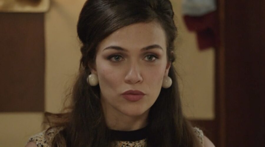 Gloria Radulescu (Marta Guarnieri) in una scena della puntata 114 de