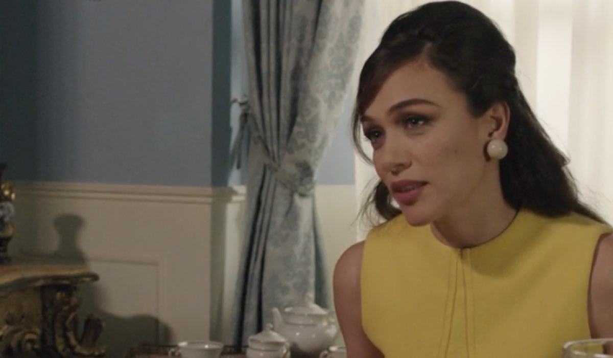 Gloria Radulescu (Marta Guarnieri) in una scena della puntata 129 de 