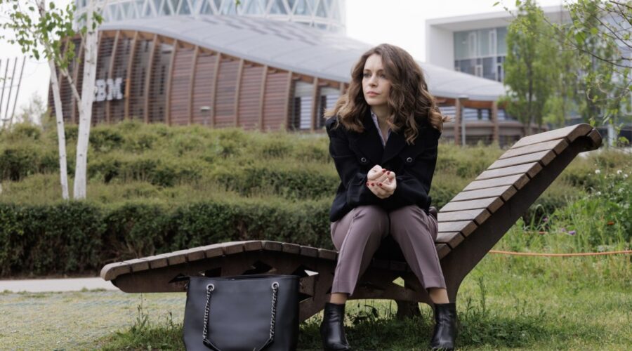 Miriam Dalmazio (Nina Battaglia) in una scena di “Studio Battaglia 2”. Credits: Claudio Iannone/Rai.
