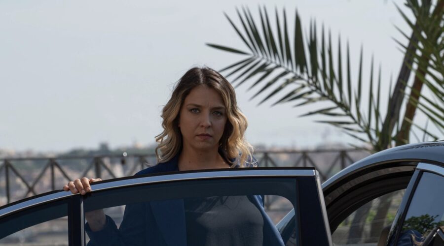 Myriam Catania (Aurelia) in una scena di “Se potessi dirti addio”. Credits: Maria Marin/RTI Mediaset.