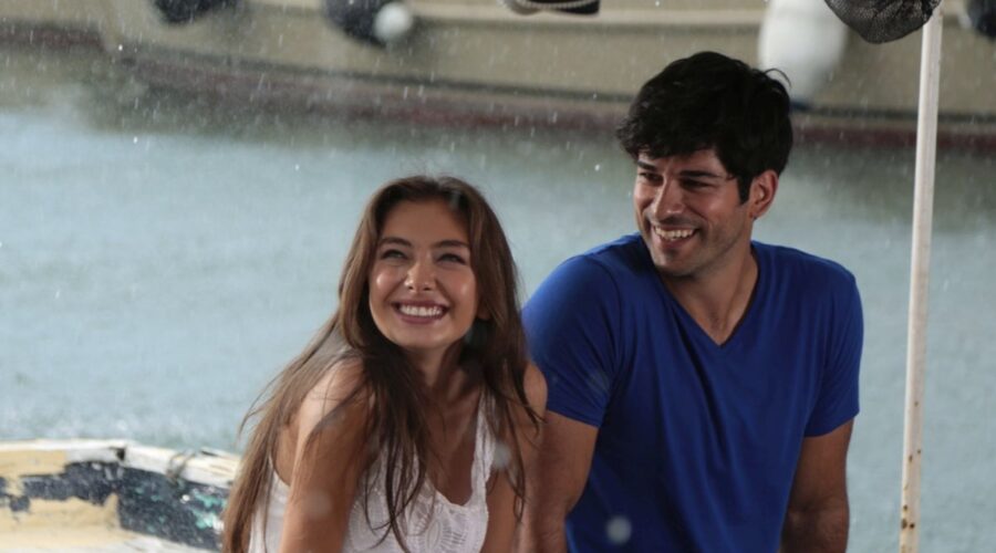 Da sinistra: Neslihan Atagül (Nihan) e Burak Özçivit (Kemal Soydere) in una scena di “Endless Love”. Credits: RTI Mediaset.