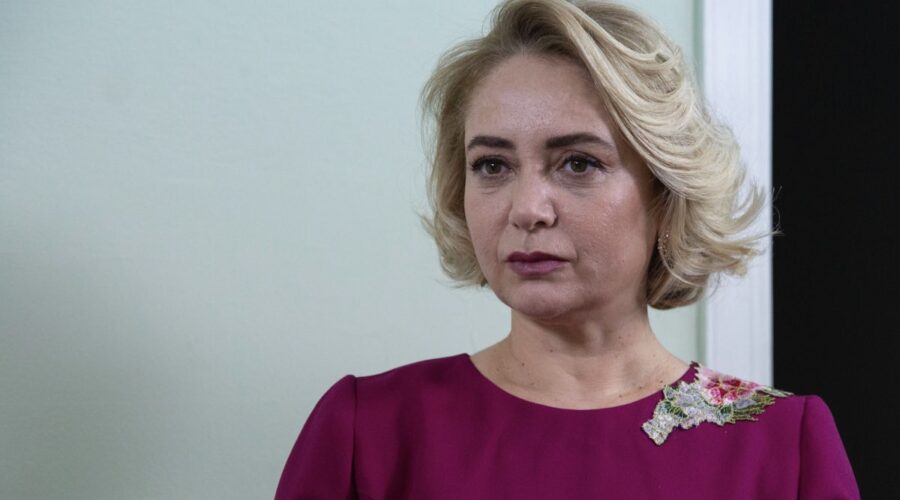 Sibel Tasçioglu (Sermin) in una scena di “Terra Amara”. Credits: Mediaset.