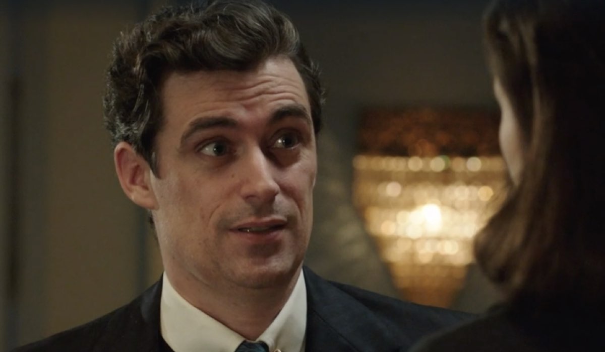 Da sinistra: Flavio Parenti (Tancredi Di Sant'Erasmo) e Chiara Baschetti (Matilde Frigerio Di Sant'Erasmo) in una scena della puntata 81 de “Il Paradiso Delle Signore 8”. Credits: Rai.