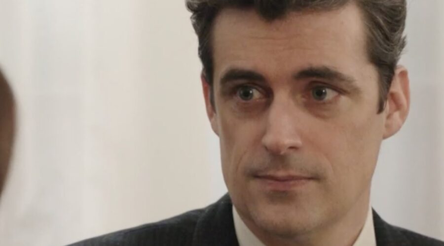 Flavio Parenti (Tancredi Di Sant'Erasmo) in una scena della puntata 121 de “Il Paradiso Delle Signore 8”. Credits: Rai.