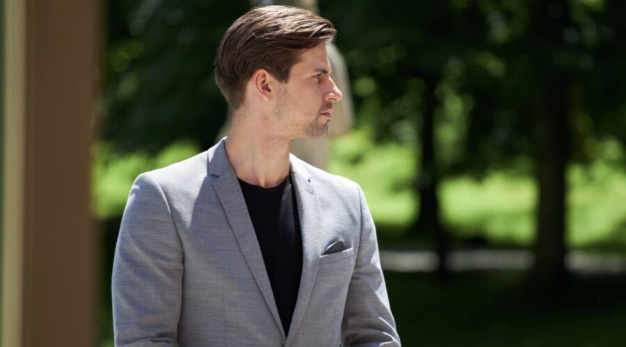 Sandro Kirtzel (Paul) in una scena di “Tempesta D'Amore”. Credits: Das Erste/Mediaset. (Tempesta D'Amore 21 marzo 2024)