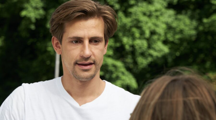 Sandro Kirtzel (Paul) in “Tempesta D'Amore”. Credits: Das Erste/Rti Mediaset.