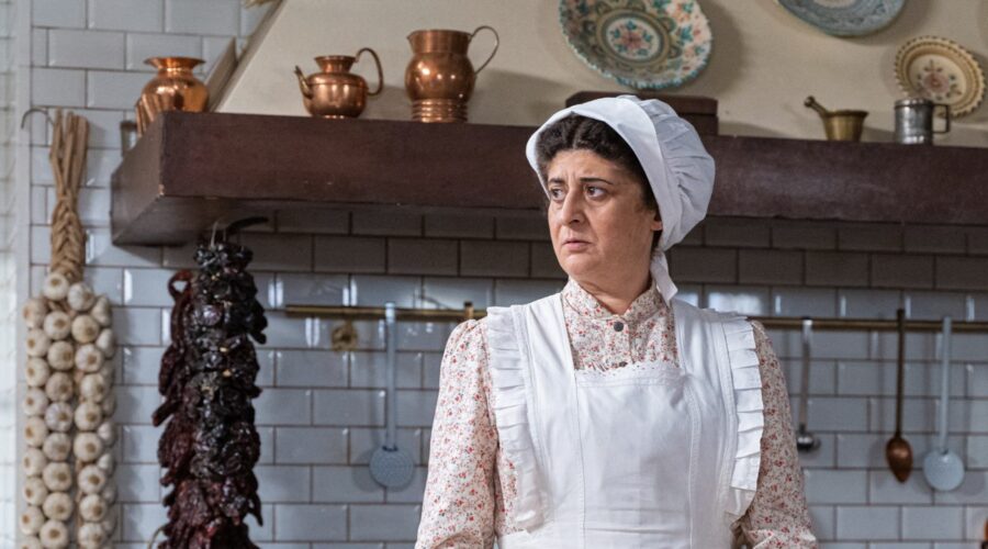Teresa Quintero (Candela García) in una scena de “La Promessa”. Credits: RTI Mediaset.