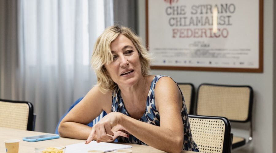 Valeria Bruni Tedeschi in una scena di “Call My Agent 2 stagione”. Foto di Fabio Zayed per Sky Italia.