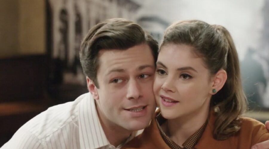 Da sinistra: Gabriele Anagni (Alfredo Perico) e Elvira Camarrone (Clara Boscolo) in una scena della puntata 148 de “Il Paradiso Delle Signore 8”. Credits: Rai.