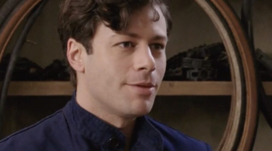 Gabriele Anagni (Alfredo Perico) in una scena della puntata 143 de “Il Paradiso Delle Signore 8”. Credits: Rai.