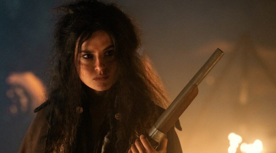 Ivana Lotito nei panni di Ciccila in “Briganti”. Credits: Francesco Berardinelli/Netflix © 2023.