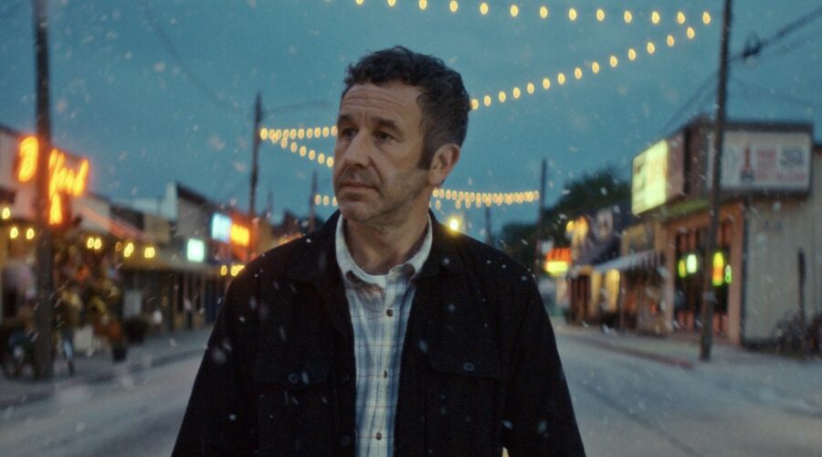 Chris O'Dowd (Dusty) in una scena de “Il Premio Del Destino 2”. Credits: Apple Tv Plus.