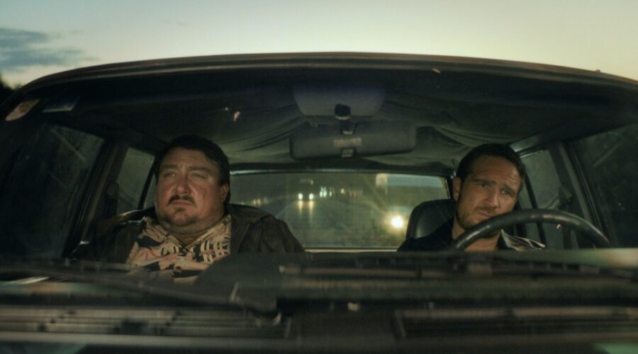 Da sinistra: Christoph Krutzler (Joseph) e Frederick Lau (Charly) in una scena di “Crooks”. Credits: Netflix.