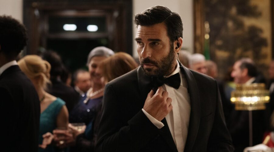 Edoardo Leo (Luca Travaglia) in una scena de “Il Clandestino”. Credits: Chiara Calabrò/Rai.