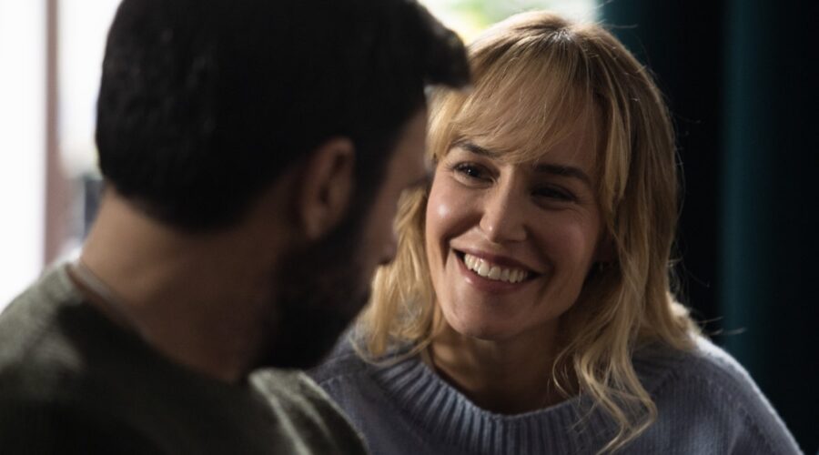 Da sinistra: Edoardo Leo (Luca Travaglia) e Alice Arcuri (Carolina Vernoni) in una scena de “Il Clandestino”. Credits: Loris T. Zambelli/Rai.