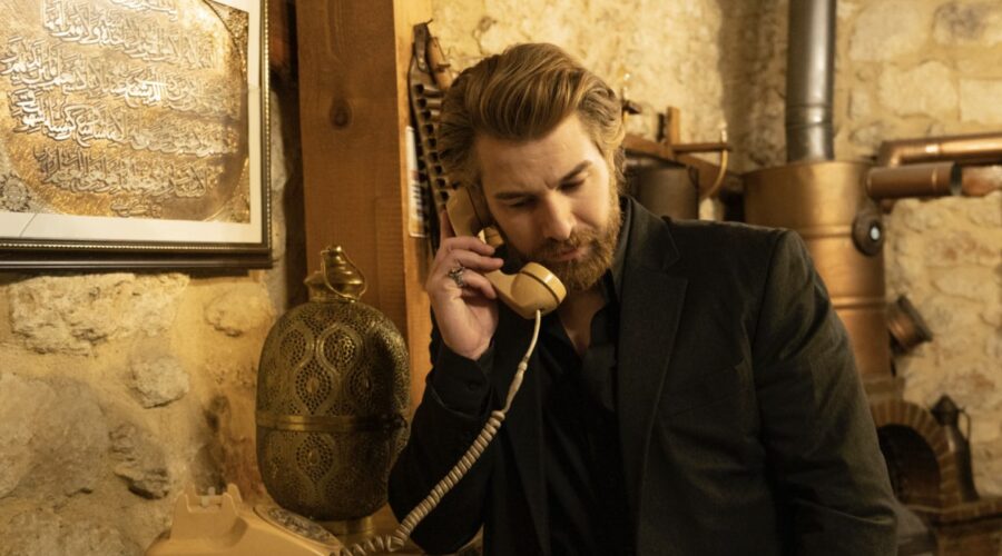 Furkan Palali (Fikret Fekeli) in “Terra Amara”. Credits: RTI Mediaset.