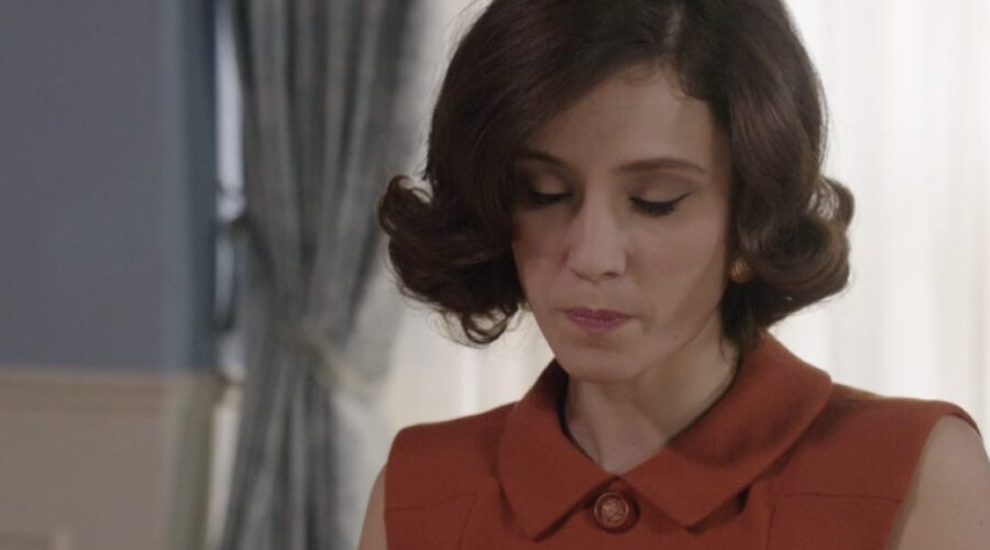 Lucrezia Massari (Flora Gentile Ravasi) in una scena della puntata 143 de “Il Paradiso Delle Signore 8”. Credits: Rai.