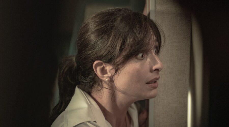 Il Sequestro Del Volo 601 - Immagine Dal Set Credits Netflix