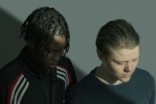 Immagine Di Copertina Di Non Lasciarmi Cadere Credits Netflix