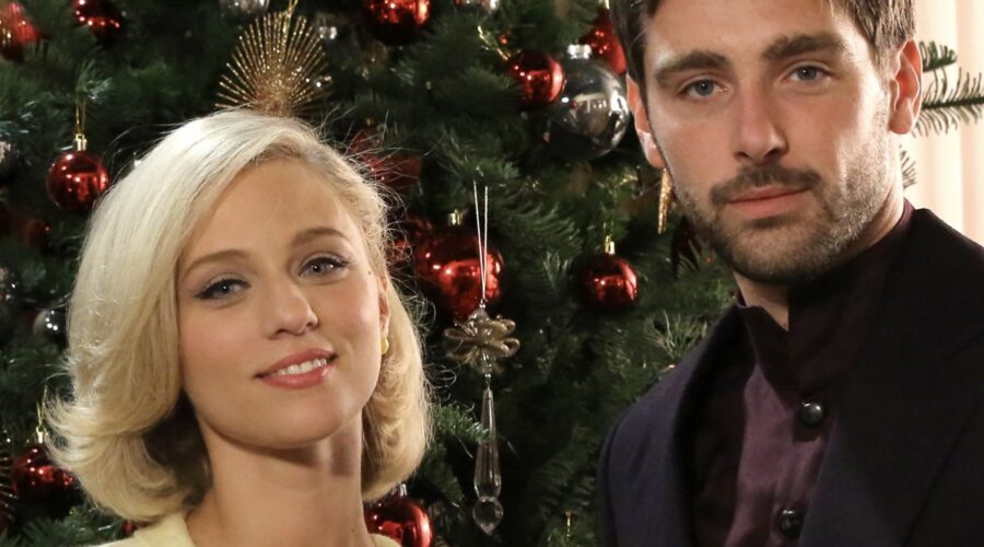 Da sinistra: Francesca Del Fa (Irene Cipriani) e Emanuele Turetta (Leonardo Crespi) in un posato per “Il Paradiso Delle Signore 8”. Credits: P. Bruni/Rai.