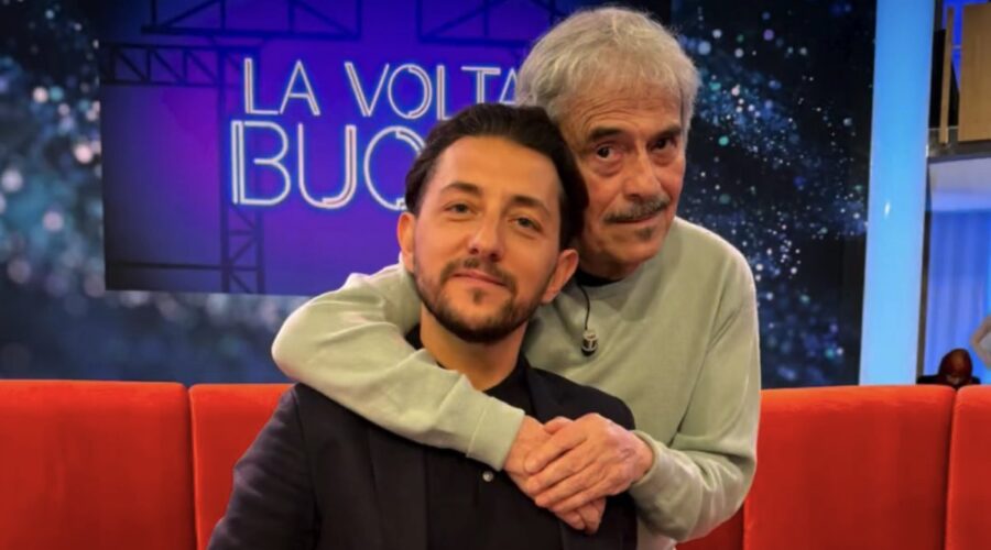 Da sinistra in alto: Massimo Dapporto e Adriano Pantaleo nella reunion di “Amico mio” a “La volta buona”. Credits: Instagram.