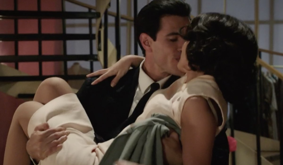 Da sinistra: Danilo D'Agostino (Matteo Portelli) e Chiara Russo (Maria Puglisi) in una scena della puntata 143 de “Il Paradiso Delle Signore 8”. Credits: Rai.