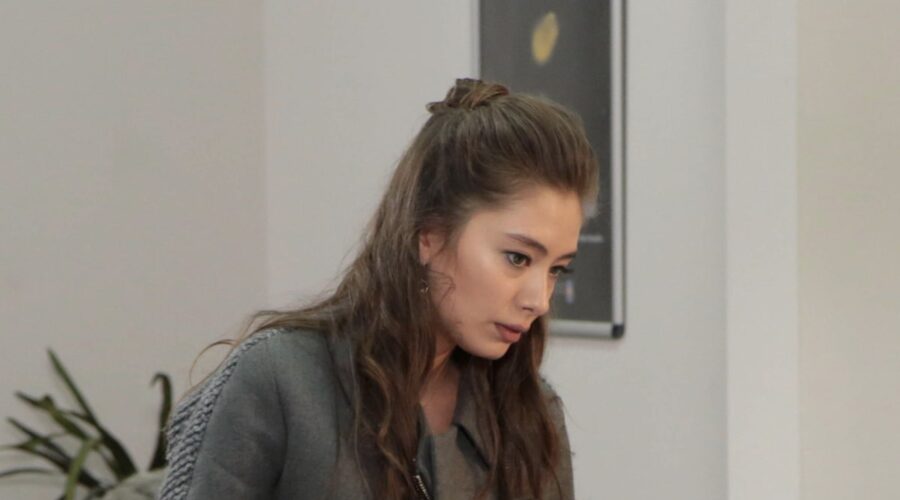 Neslihan Atagül (Nihan) in una scena di “Endless Love”. Credits: RTI Mediaset.