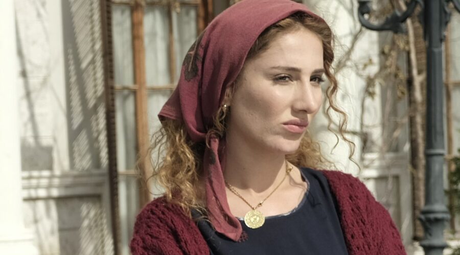 Polen Emre (Fadik) in una scena di ”Terra Amara”. Credits: RTI Mediaset.