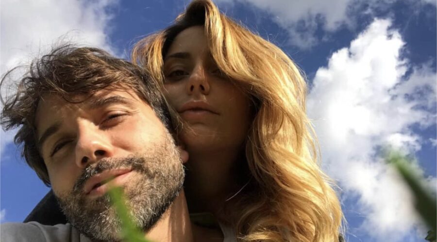 Screenshot di un post Instagram di Mauro Racanati (Riccardo di Un Posto al Sole) insieme alla Moglie Chiara Milani.