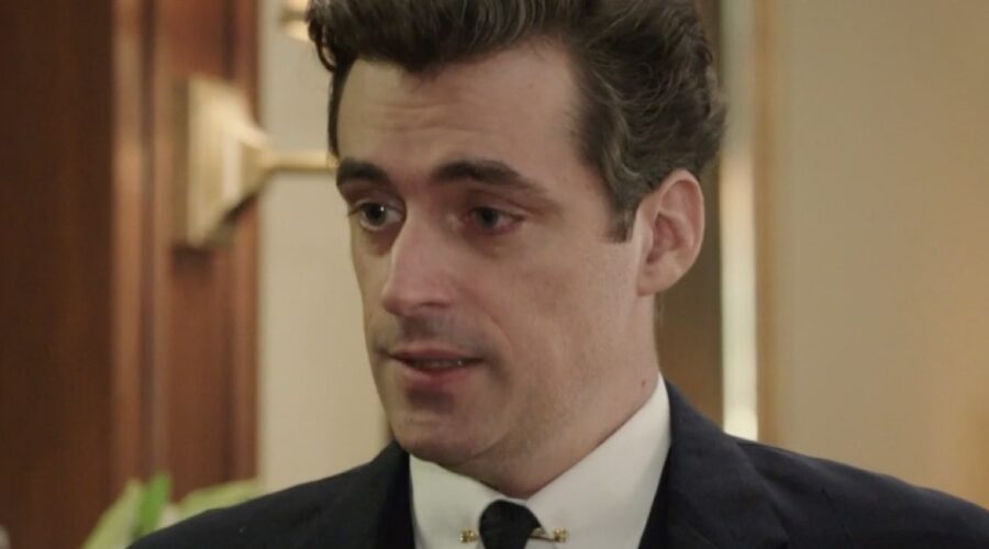 Flavio Parenti (Tancredi Di Sant'Erasmo) in una scena della puntata 83 de “Il Paradiso Delle Signore 8”. Credits: Rai.